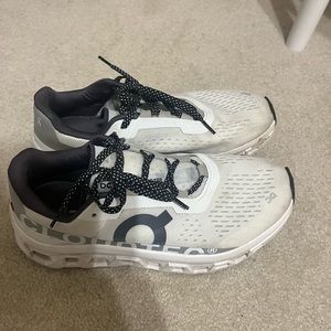 Almost brand new OnCloud Monster Shoes